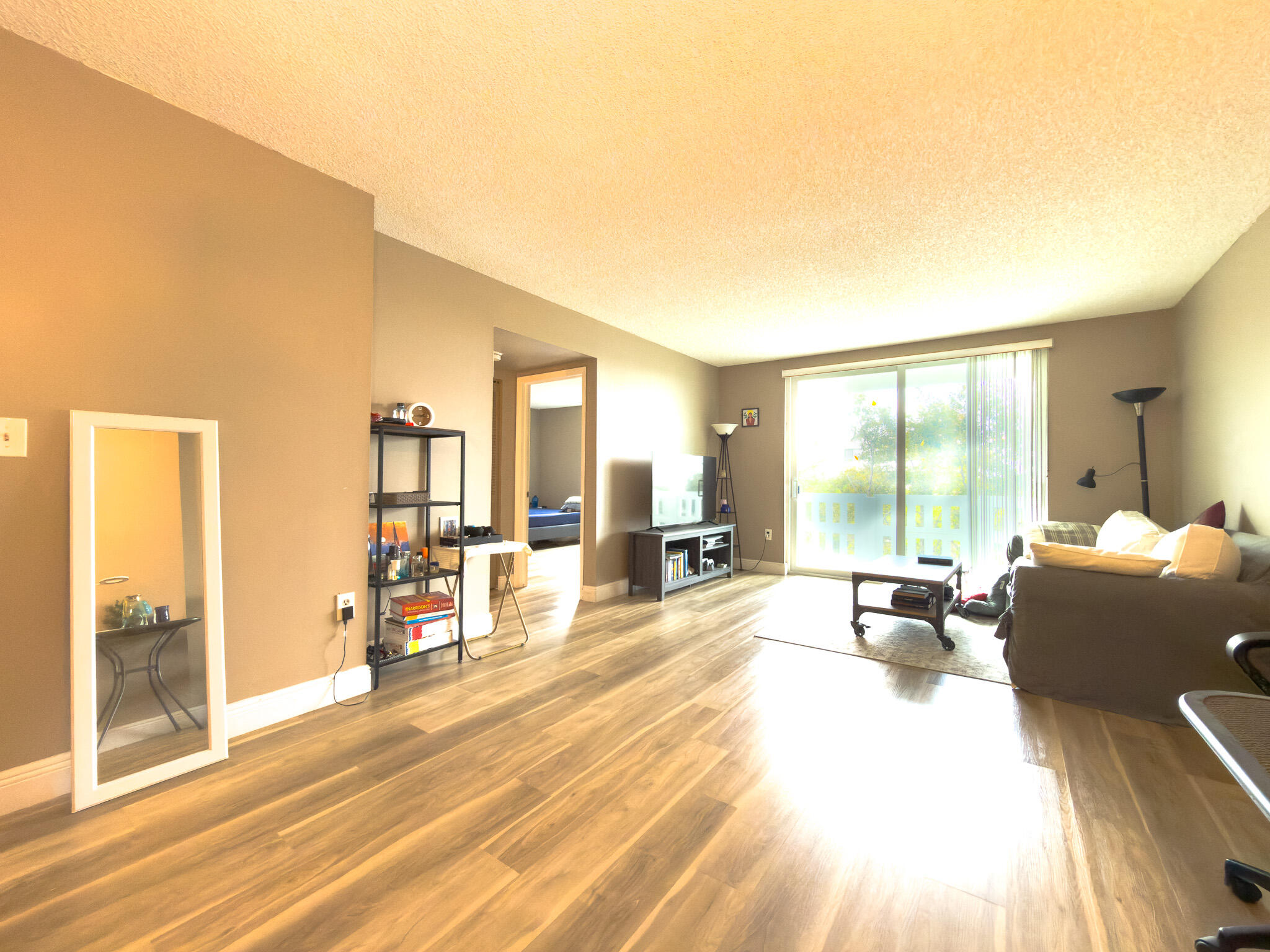 919 Hillcrest Drive 511