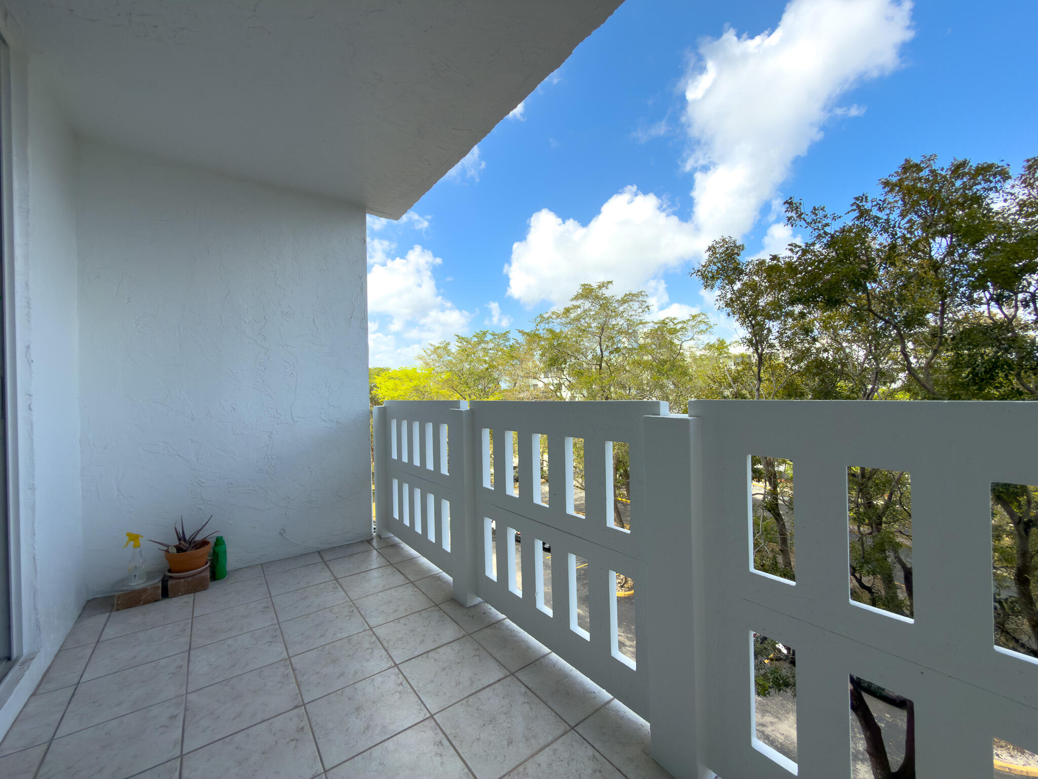 919 Hillcrest Drive 511