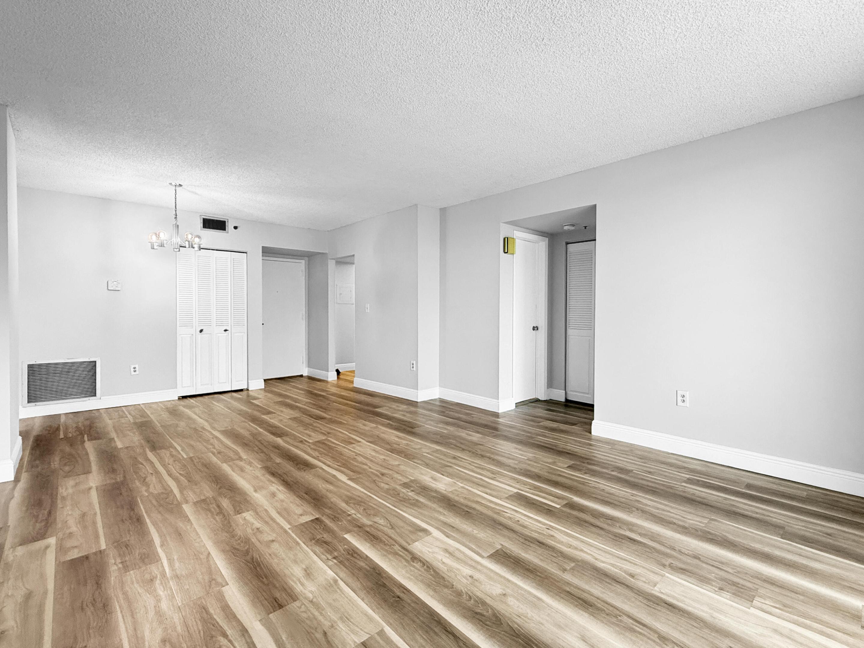 919 Hillcrest Drive 511
