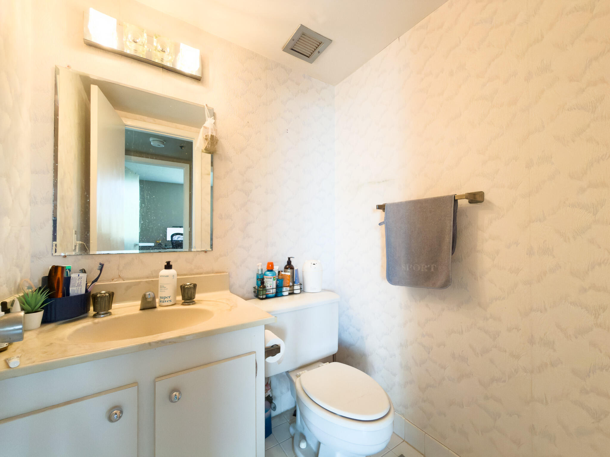 919 Hillcrest Drive 511