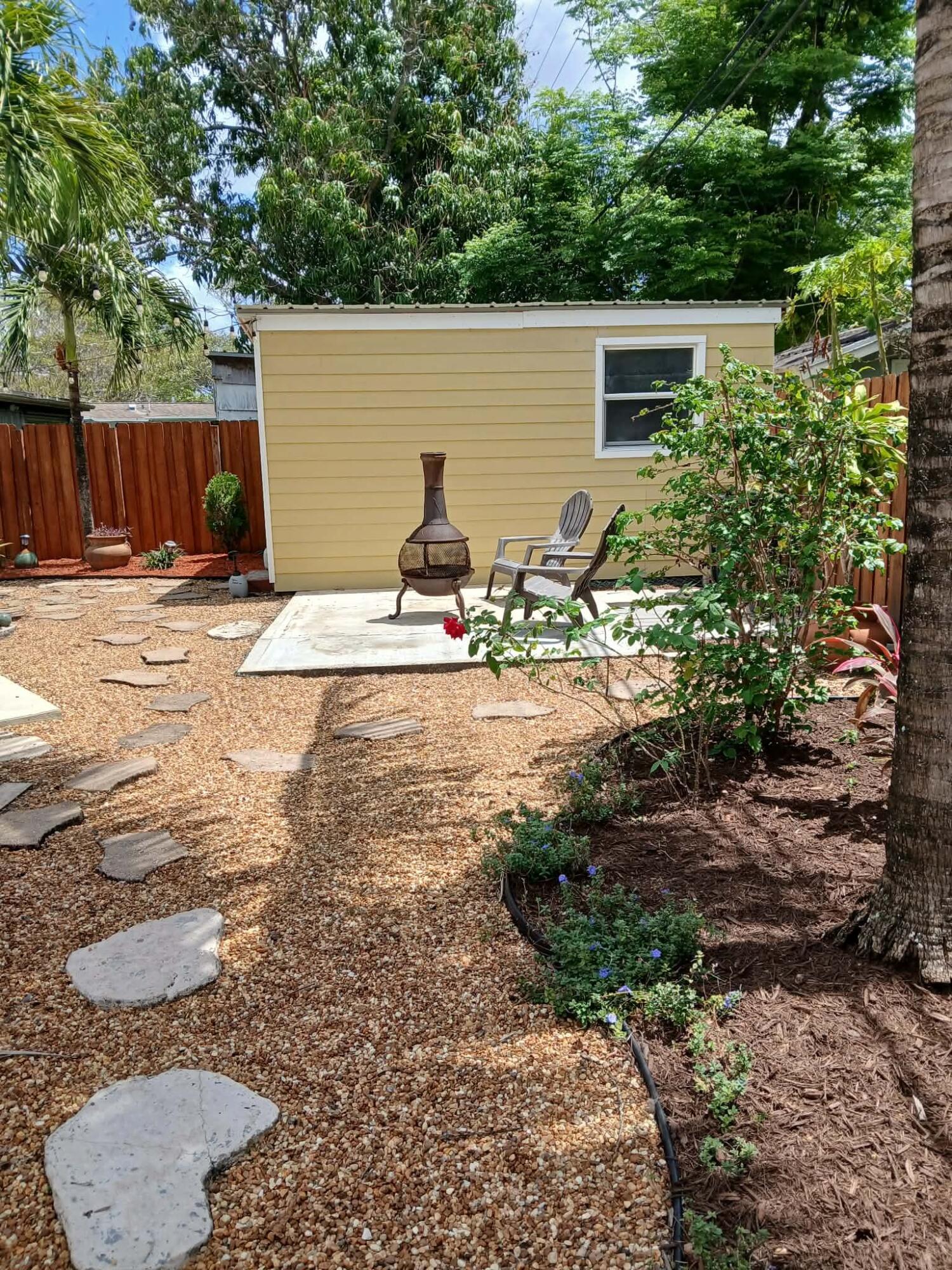 5882 Winfield Boulevard