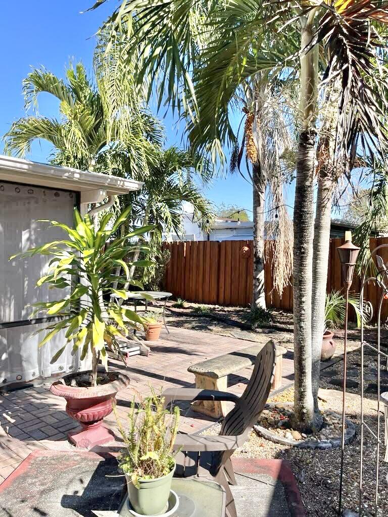 5882 Winfield Boulevard