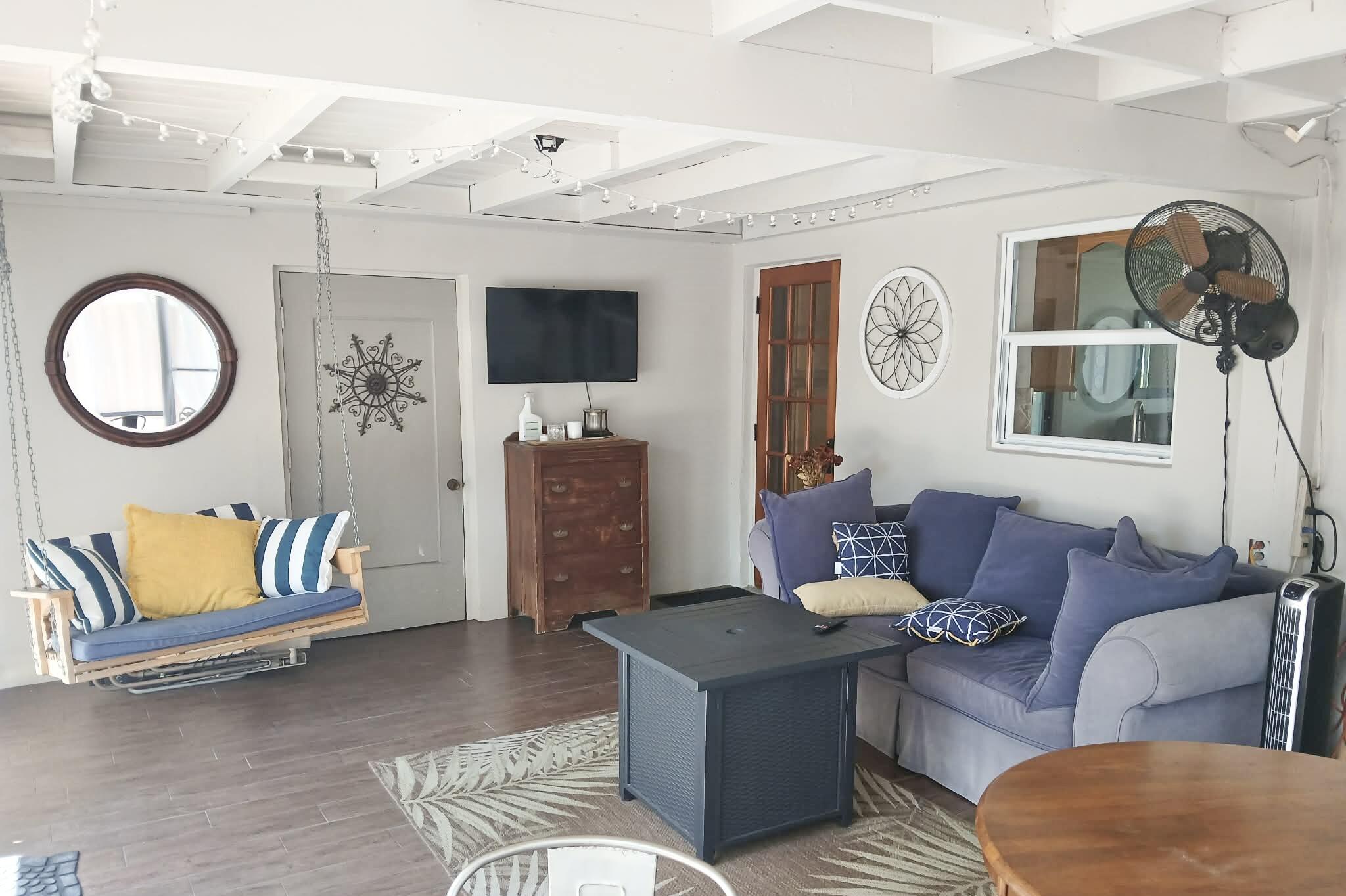 5882 Winfield Boulevard