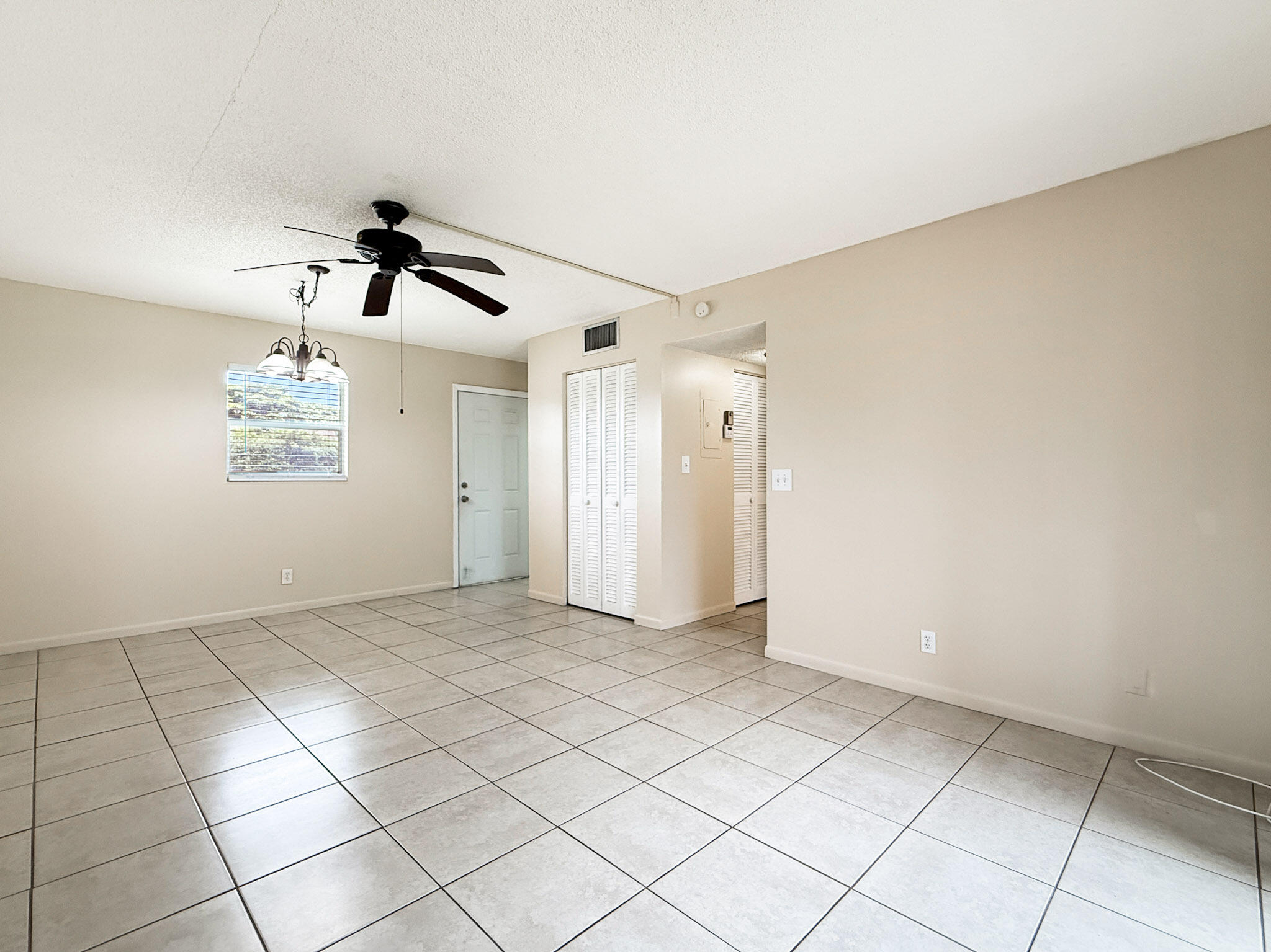 200 BONNIE Boulevard 117