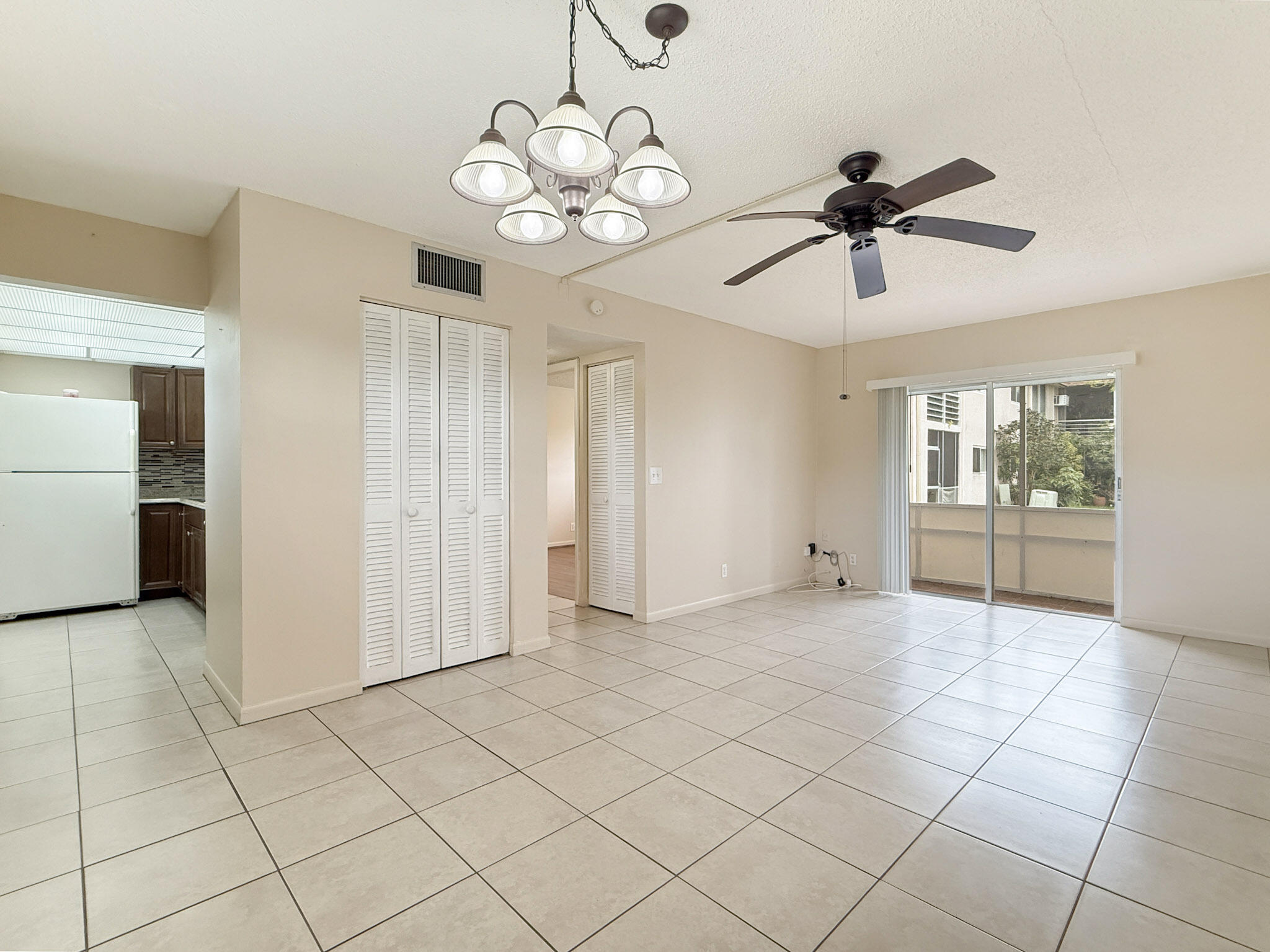200 BONNIE Boulevard 117