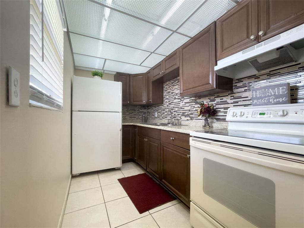 200 BONNIE Boulevard 117