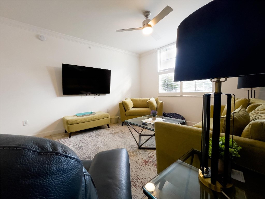 1900 Van Buren St 118B