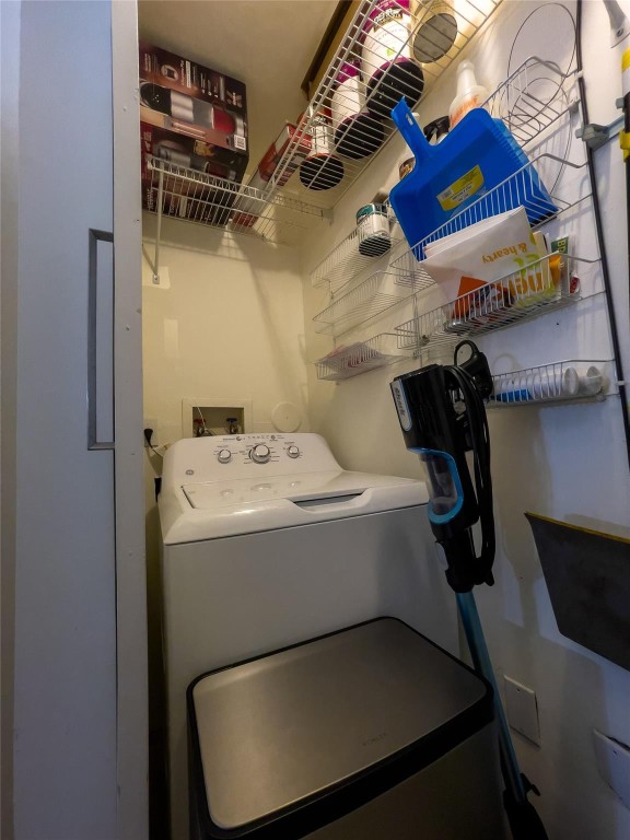 1900 Van Buren St 118B