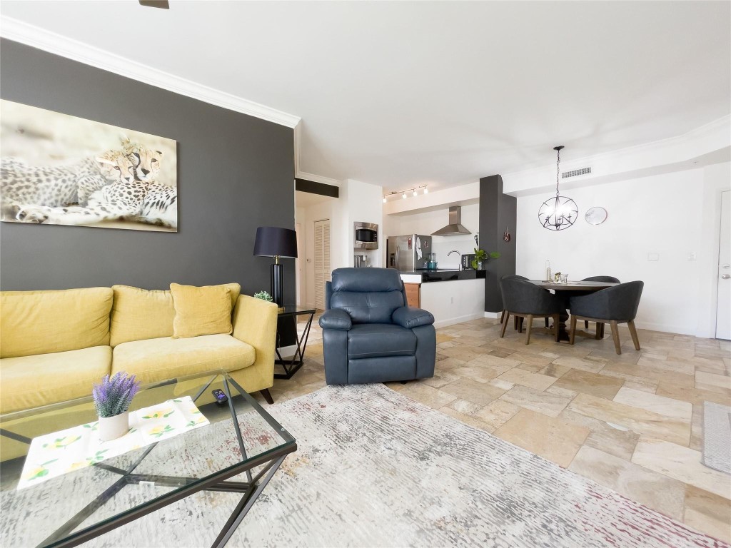 1900 Van Buren St 118B