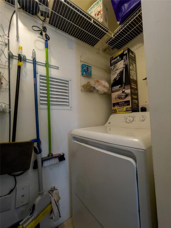 1900 Van Buren St 118B