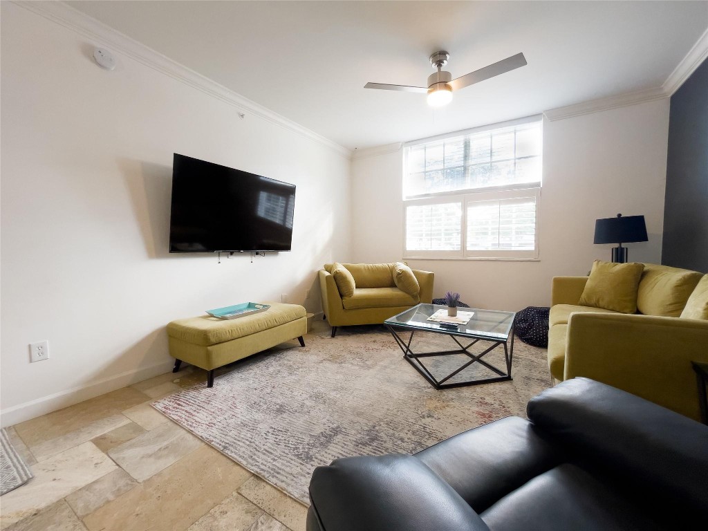 1900 Van Buren St 118B