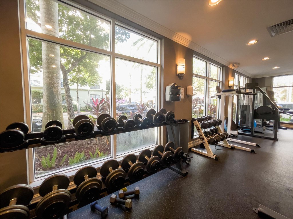 1900 Van Buren St 118B