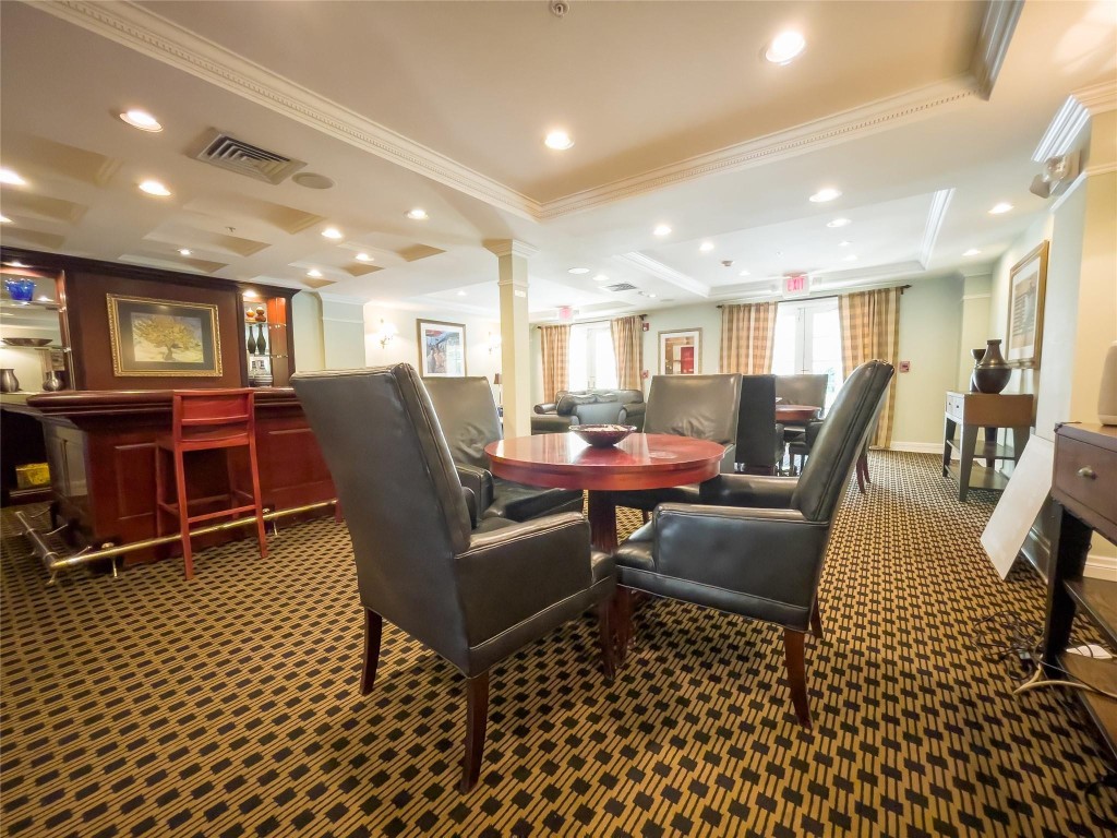 1900 Van Buren St 118B