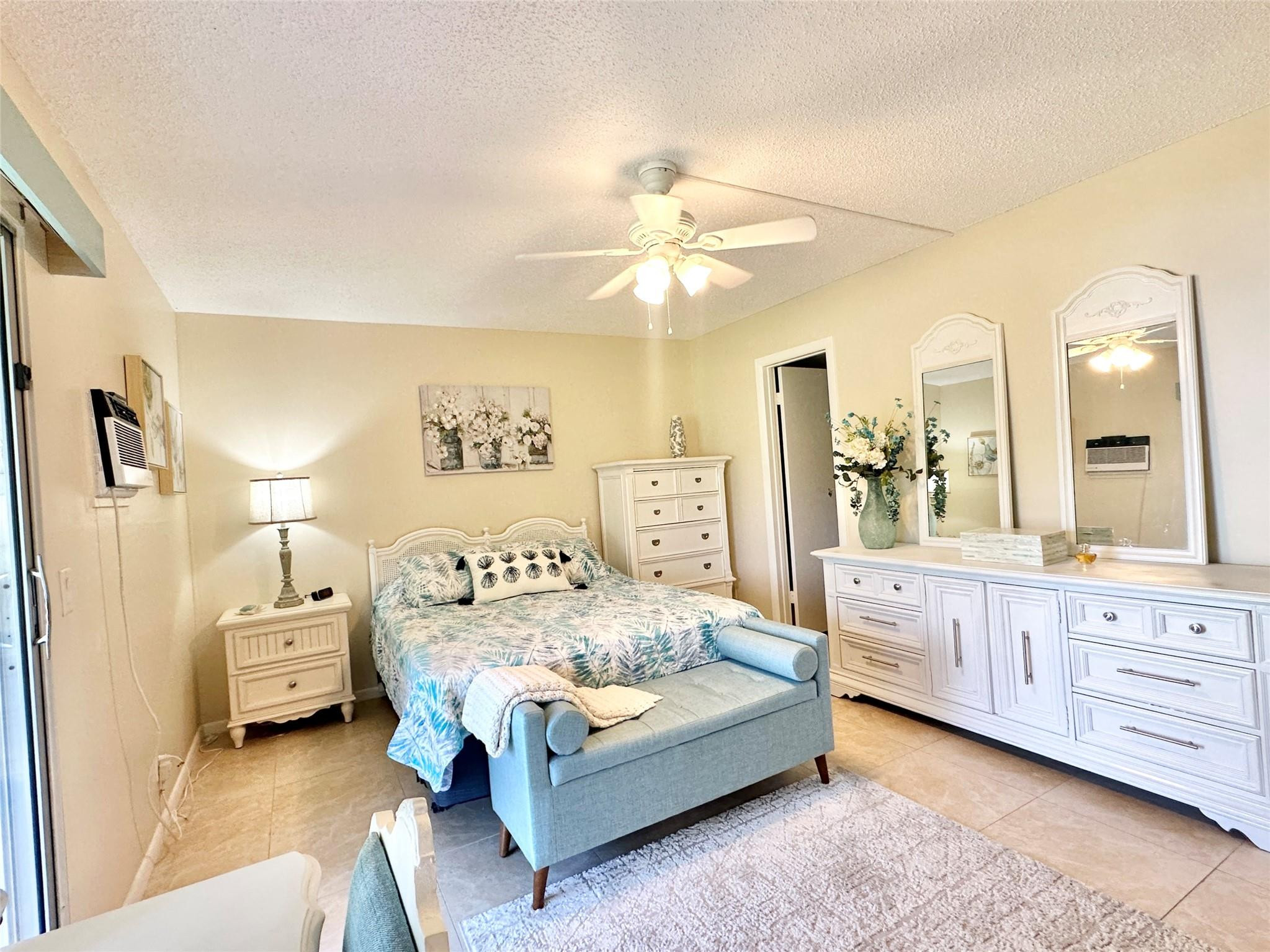 210 Newport M 210