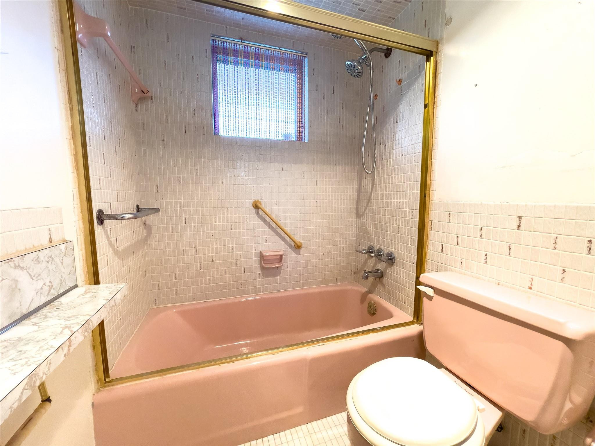 1350 NE 191st St B207