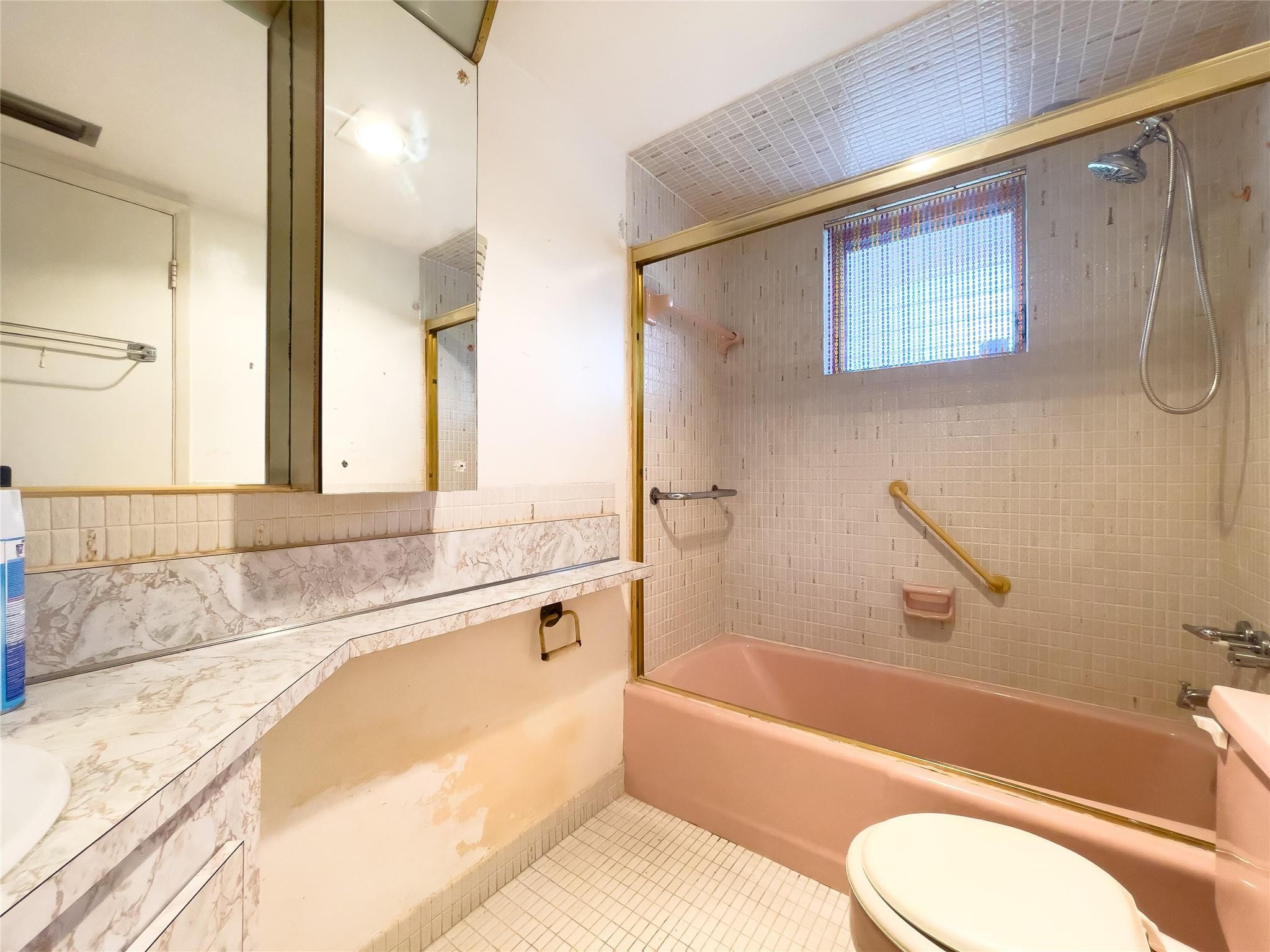 1350 NE 191st St B207