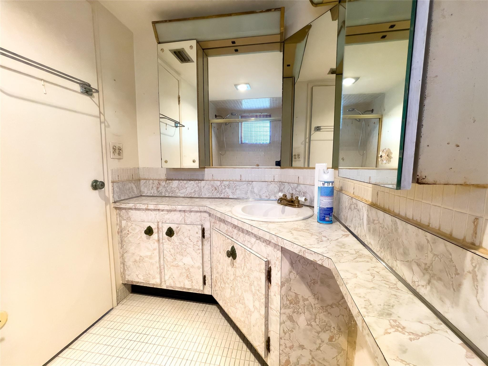 1350 NE 191st St B207