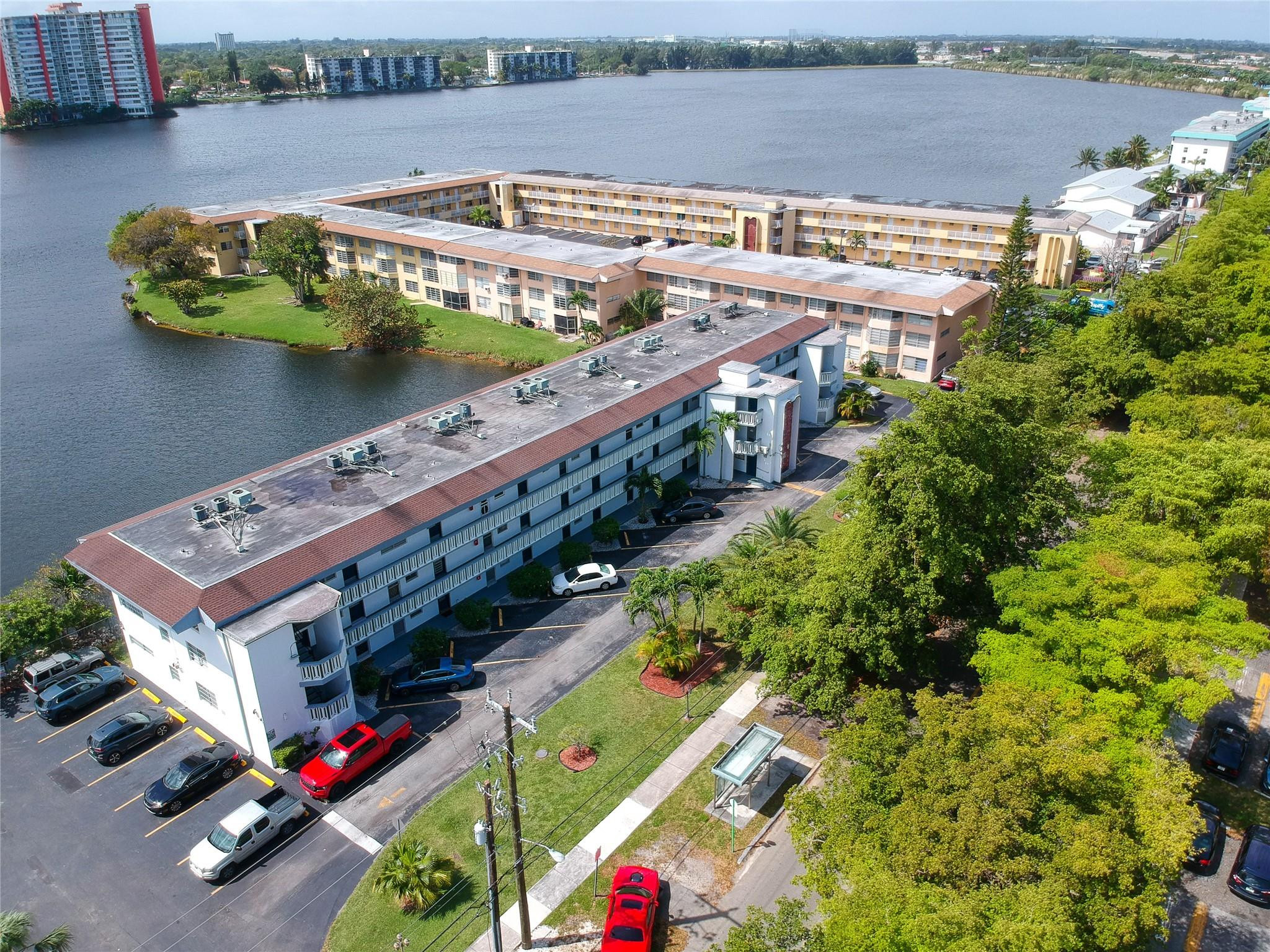 1350 NE 191st St B207