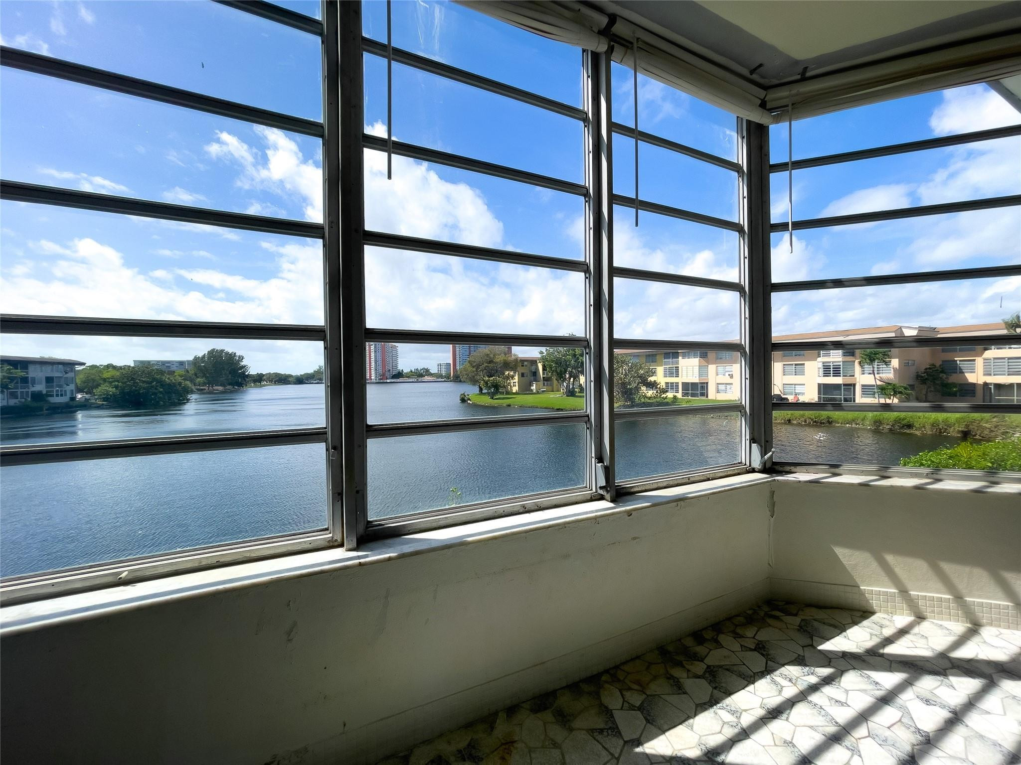 1350 NE 191st St B207