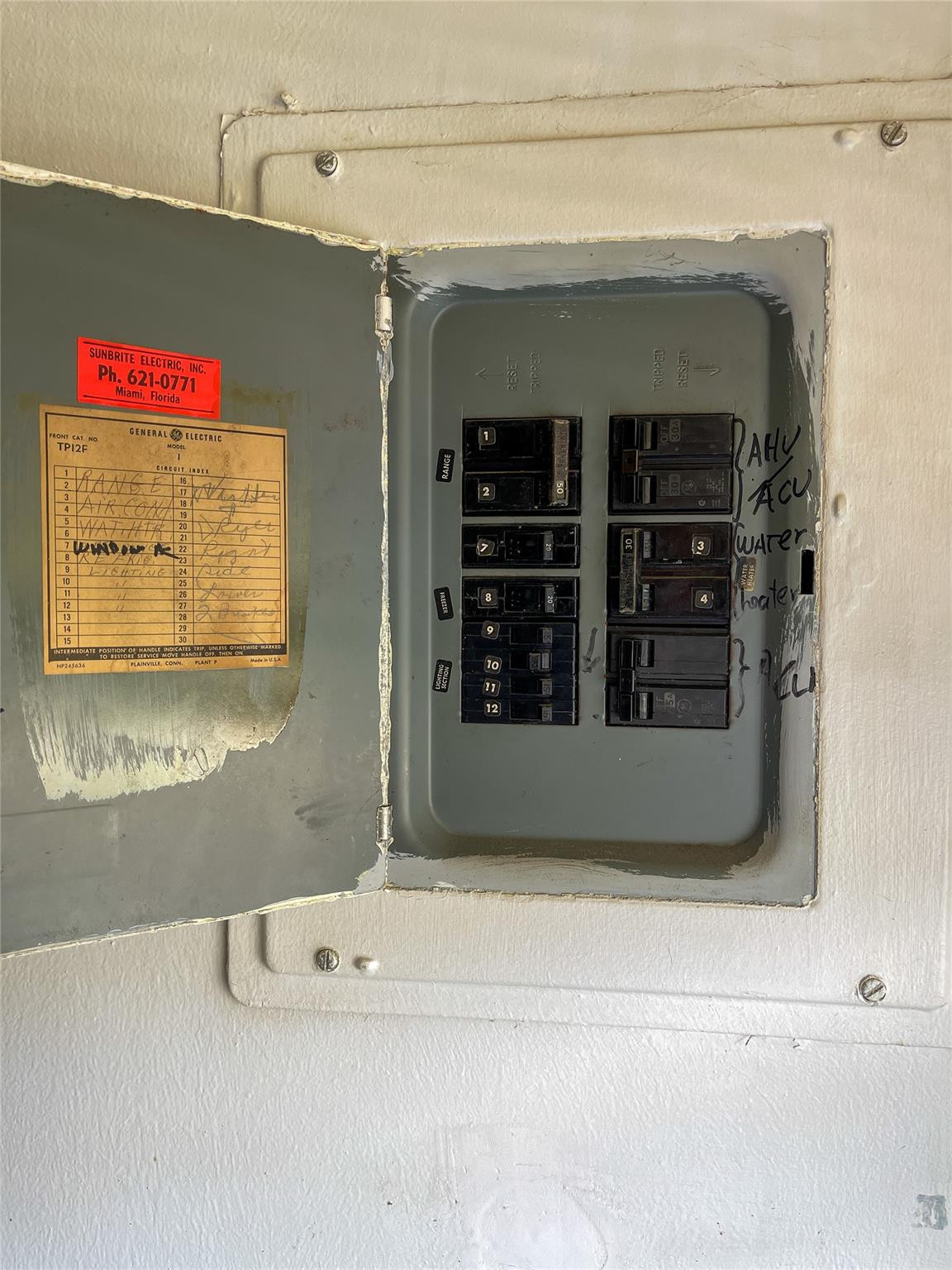 1350 NE 191st St B207