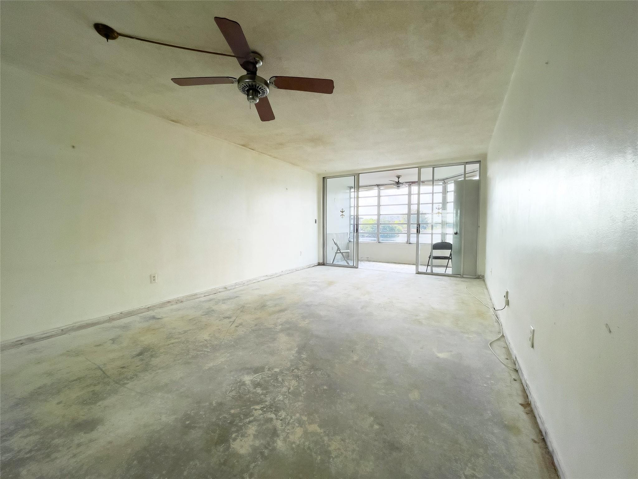 1350 NE 191st St B207