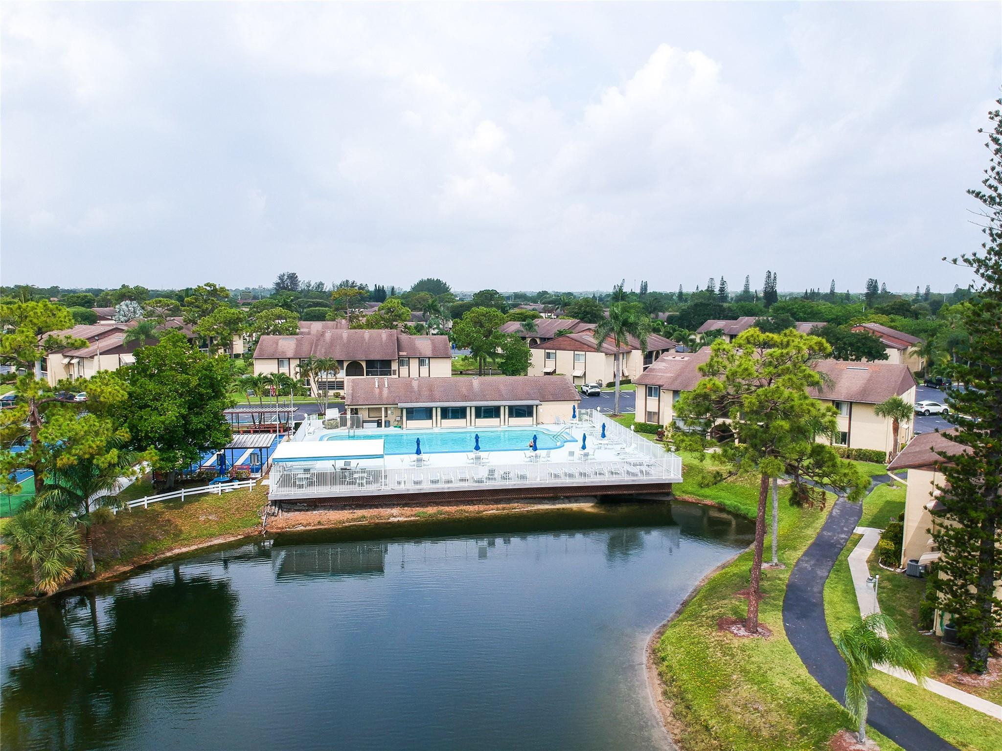 326 Pine Ridge Cir D2