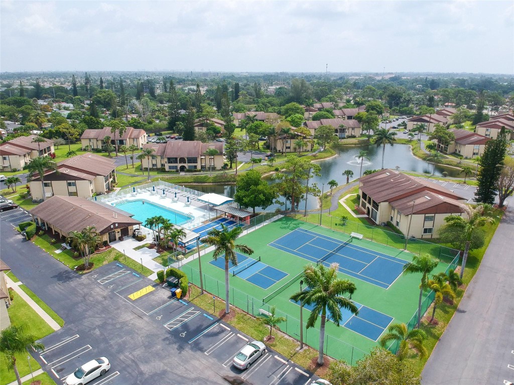 326 Pine Ridge Cir D2