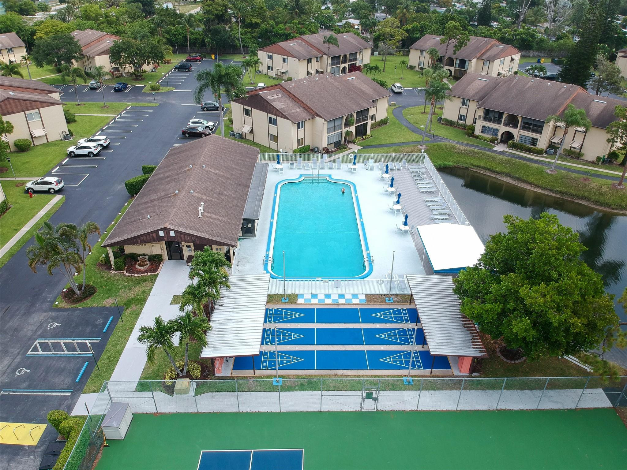 326 Pine Ridge Cir D2