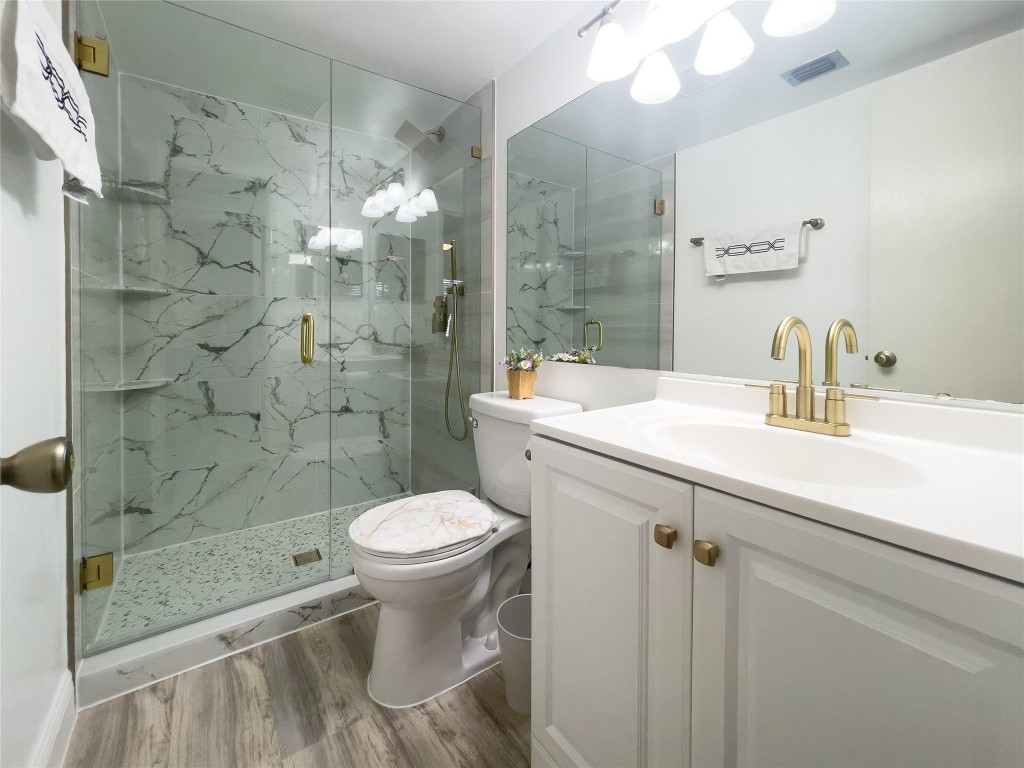 340 Knotty Pine Cir B2