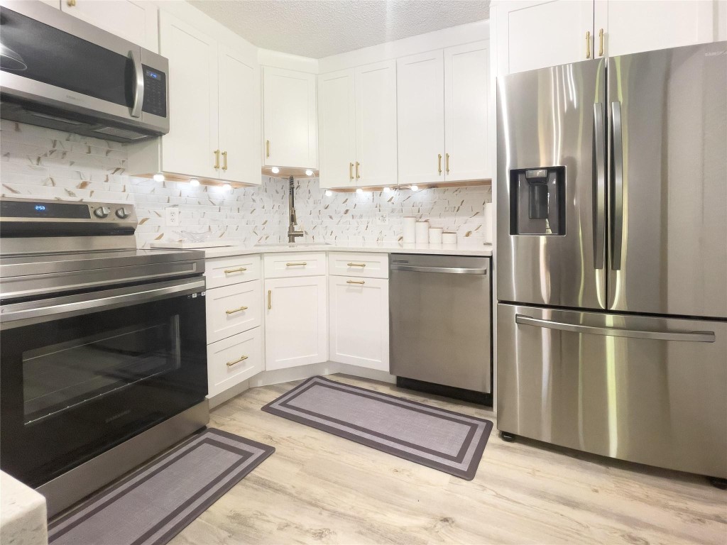 340 Knotty Pine Cir B2