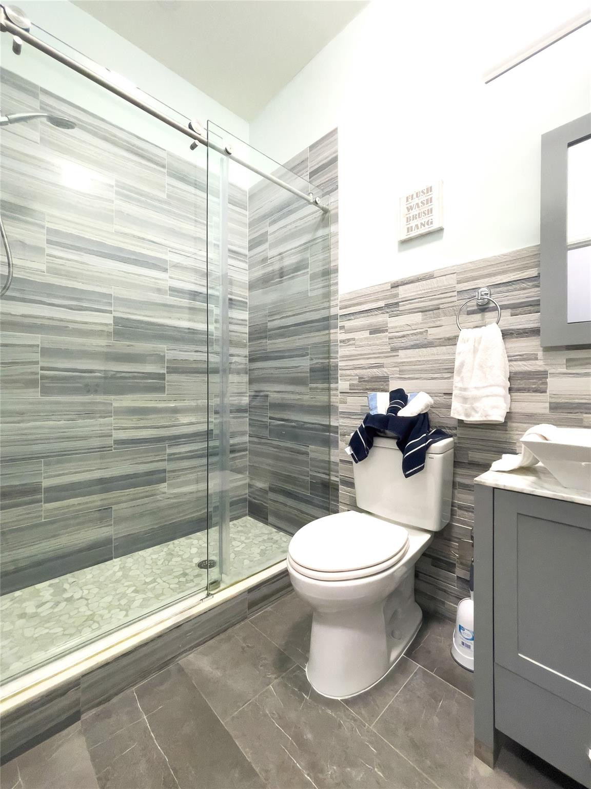 470 NW 126th St