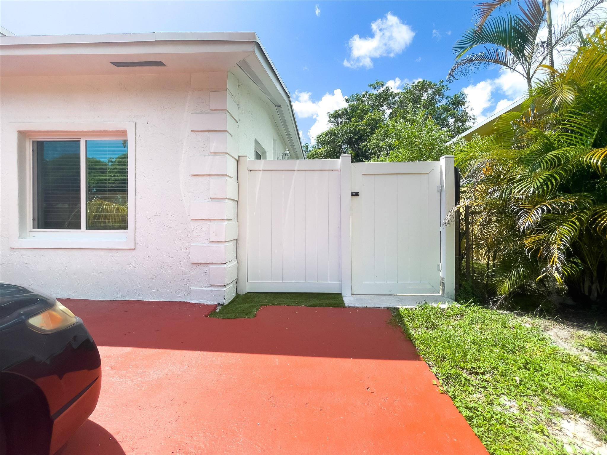 470 NW 126th St