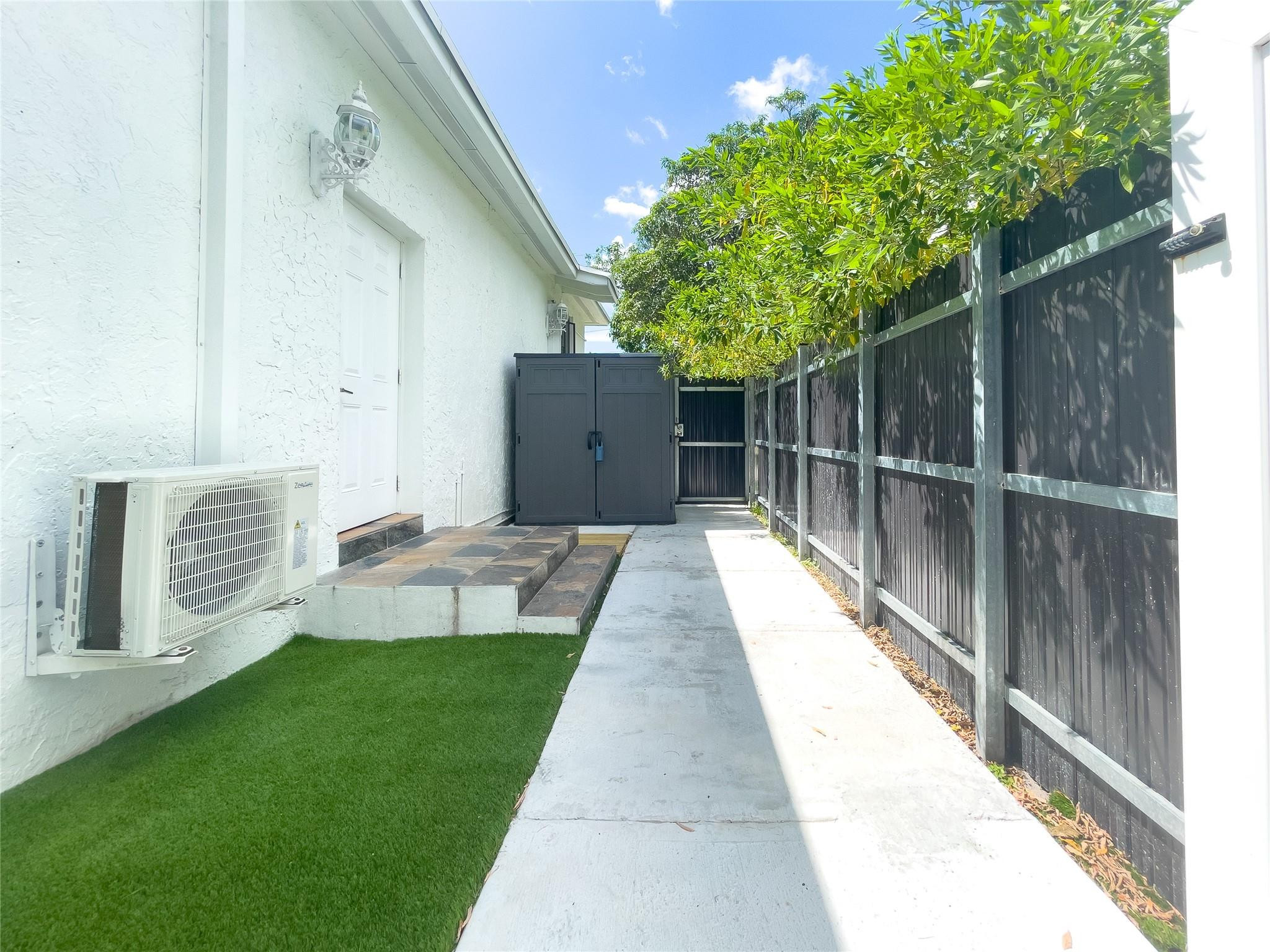 470 NW 126th St