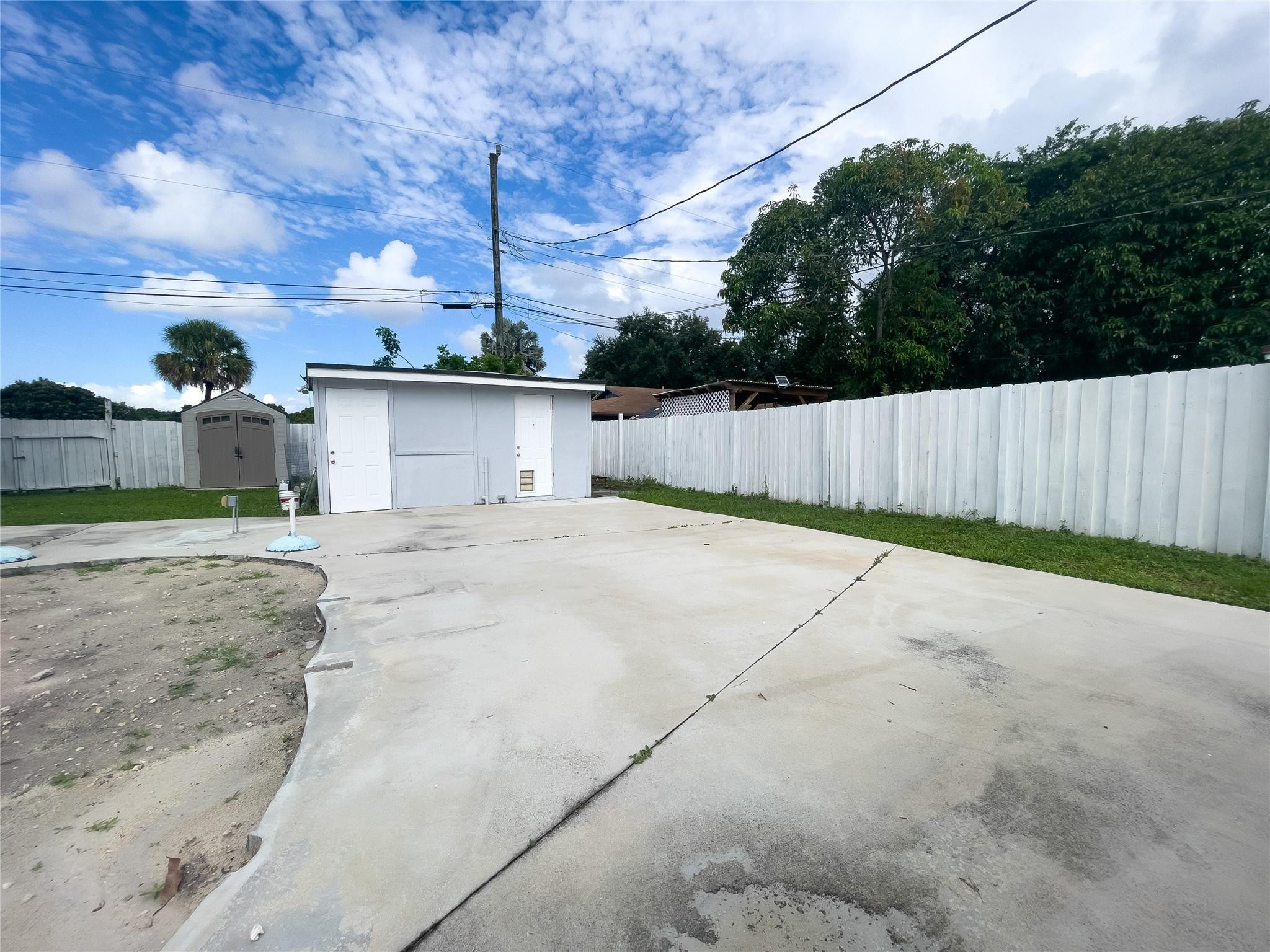 4239 SW 61st Ave