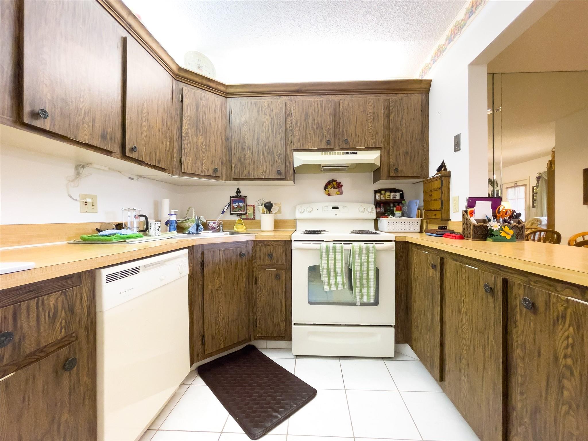 329 Knotty Pine Cir C2