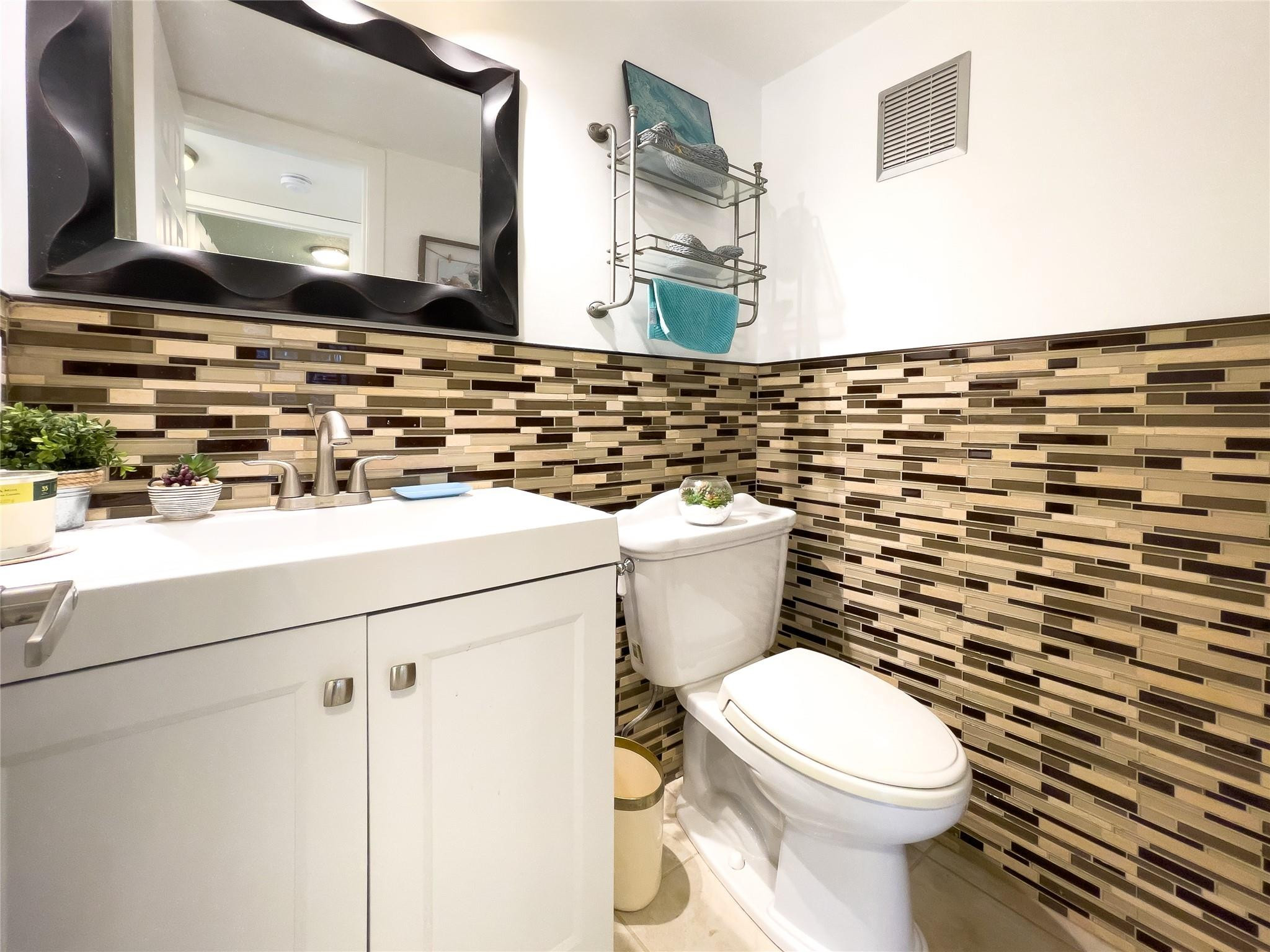 301 Oakridge Q 301