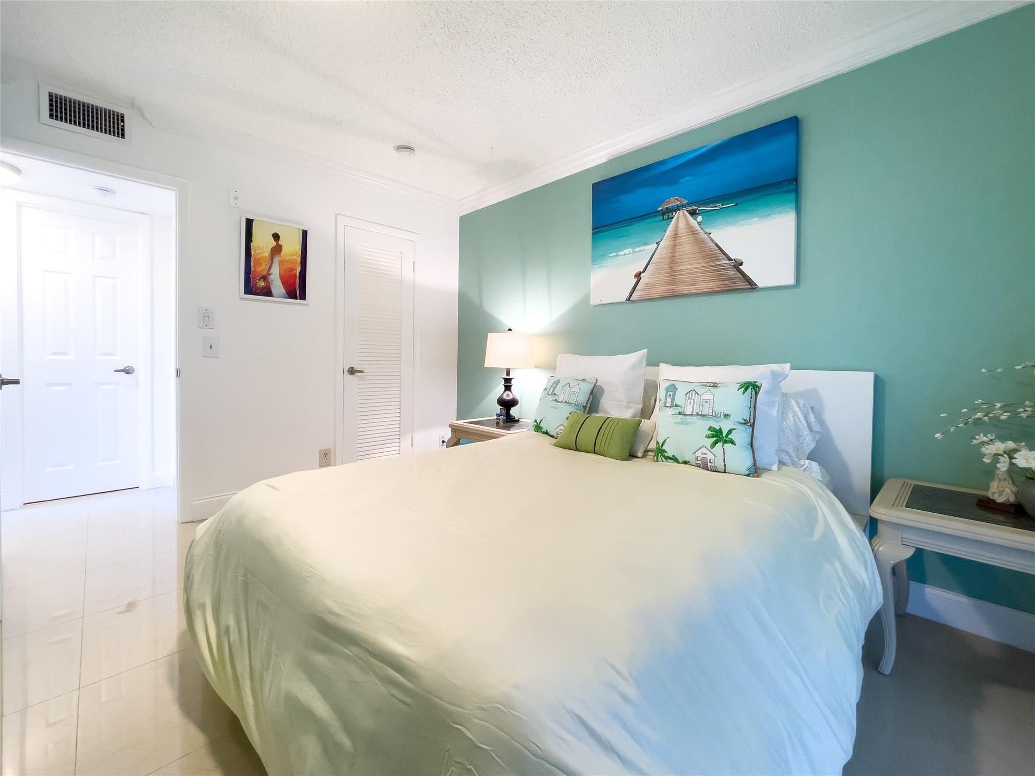 301 Oakridge Q 301