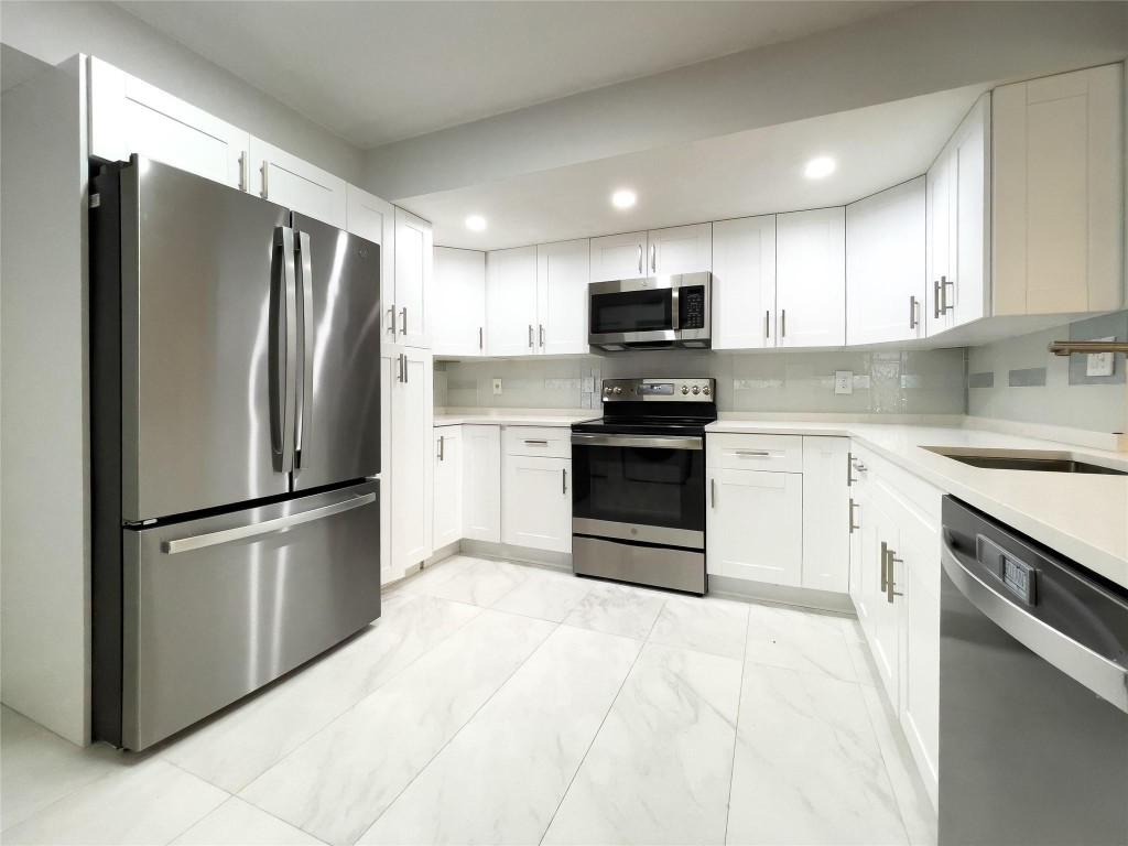 10121 W Sunrise Blvd 102