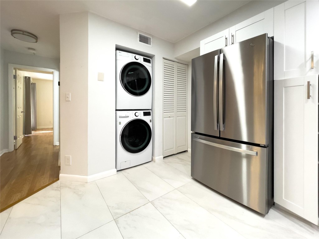 10121 W Sunrise Blvd 102