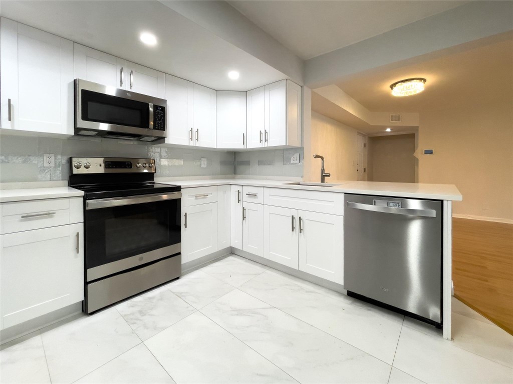 10121 W Sunrise Blvd 102