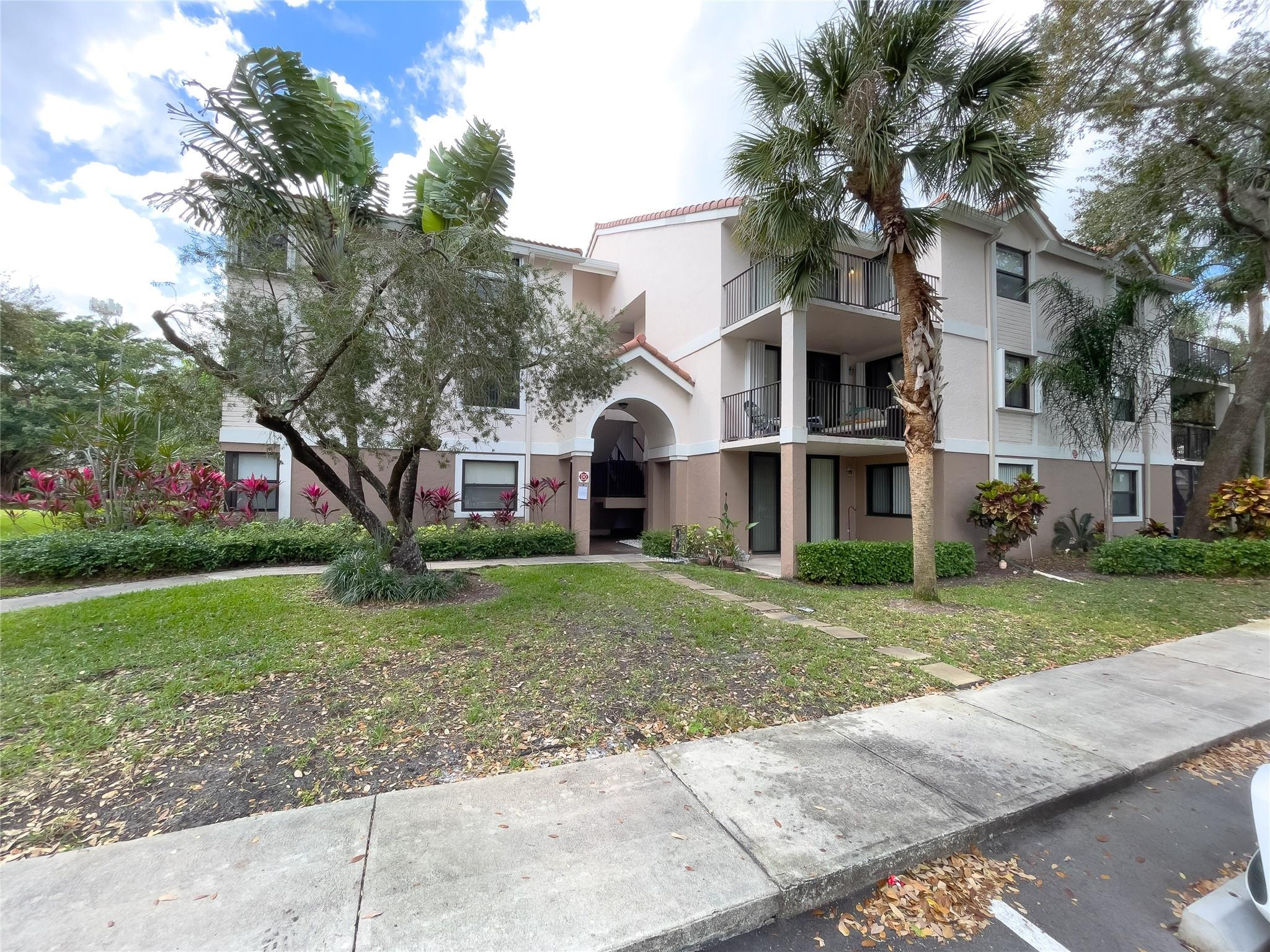 10121 W Sunrise Blvd 102