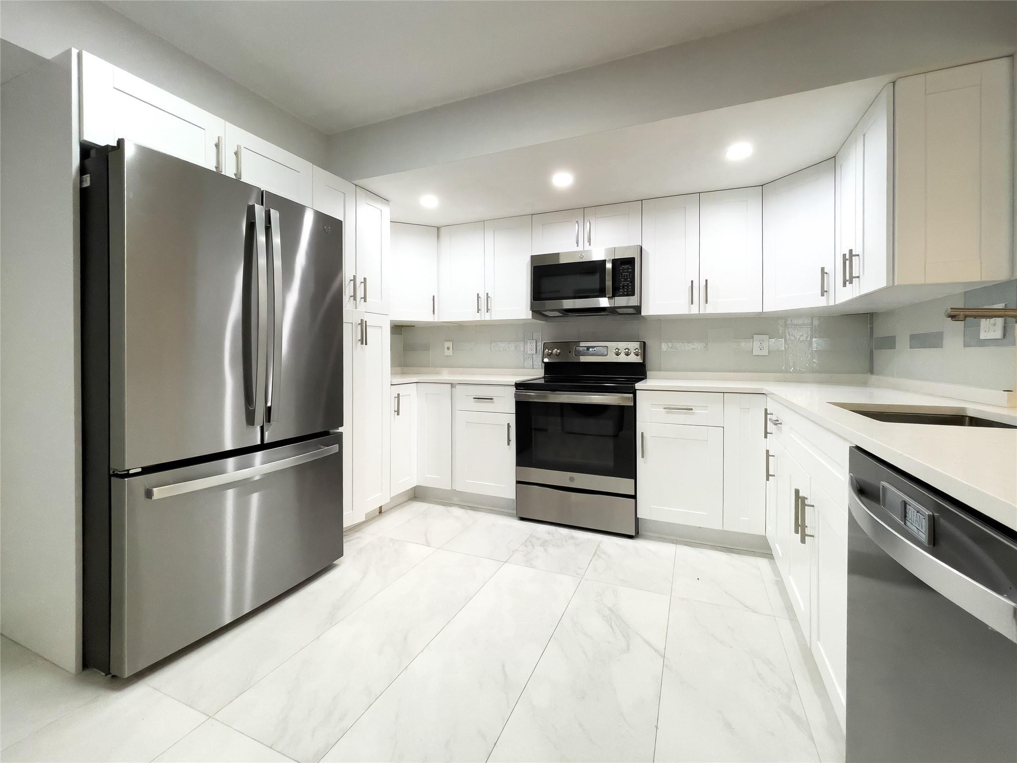 10121 W Sunrise Blvd 102