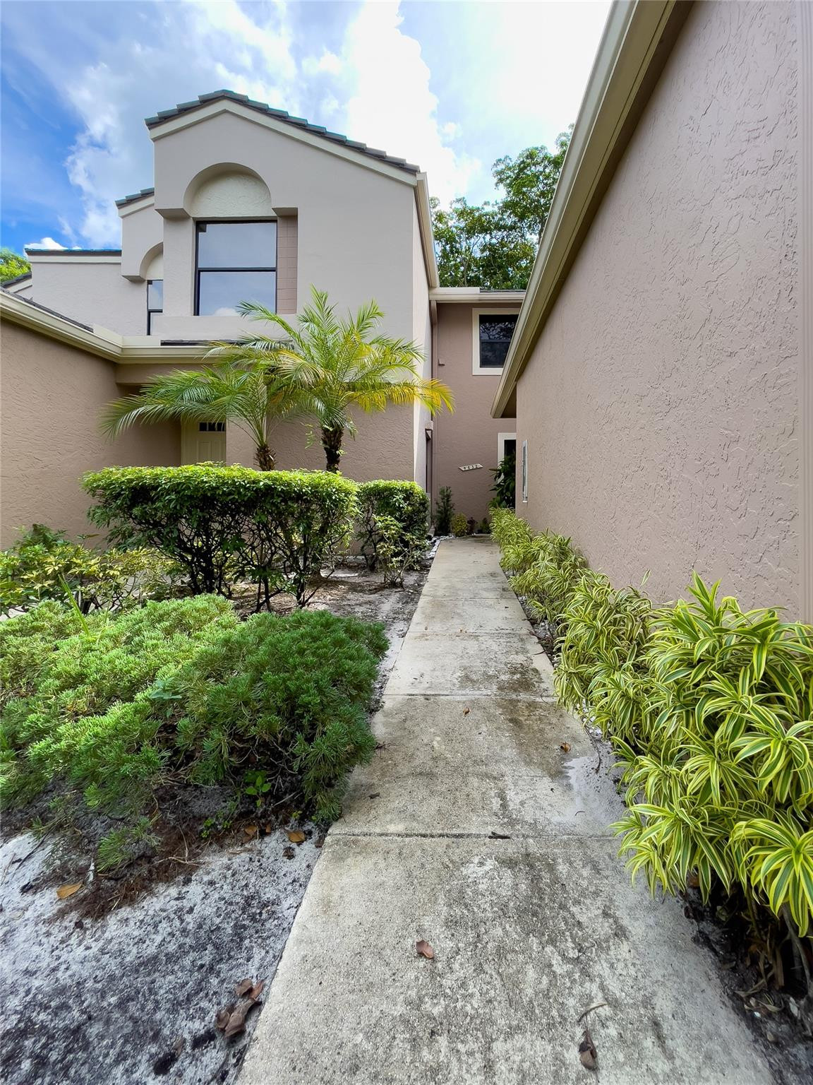 9830 NW 1st Ct
