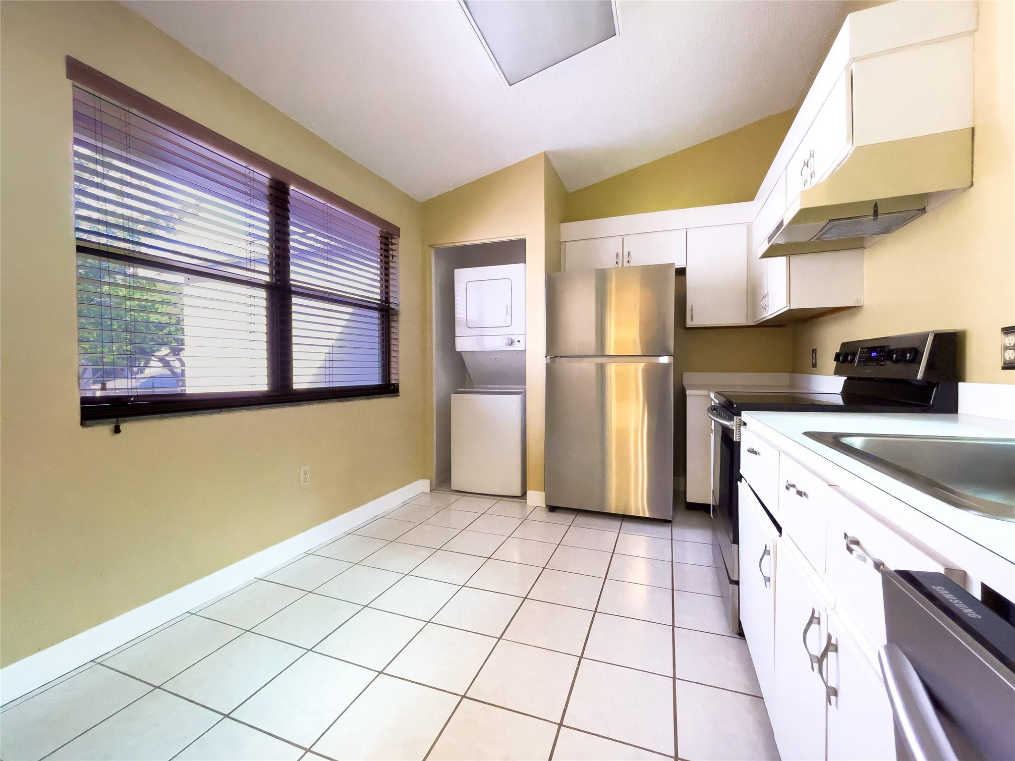 9830 NW 1st Ct