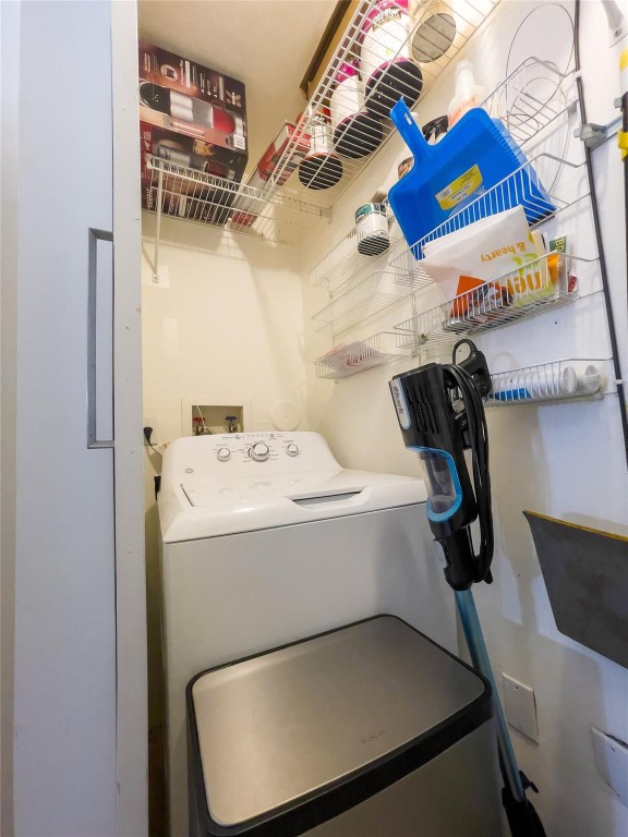 1900 Van Buren St 118B