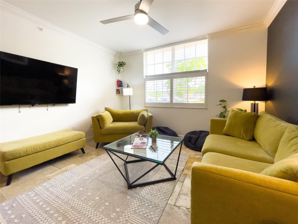 1900 Van Buren St 118B