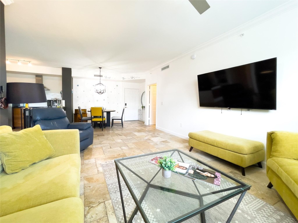 1900 Van Buren St 118B