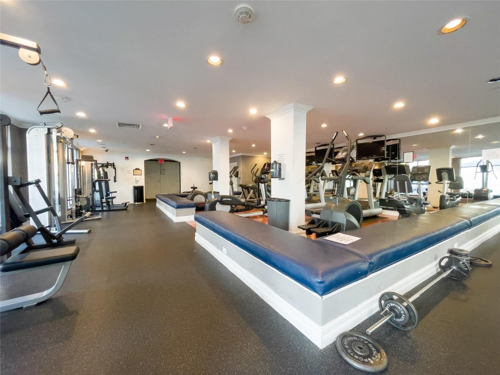 1900 Van Buren St 118B