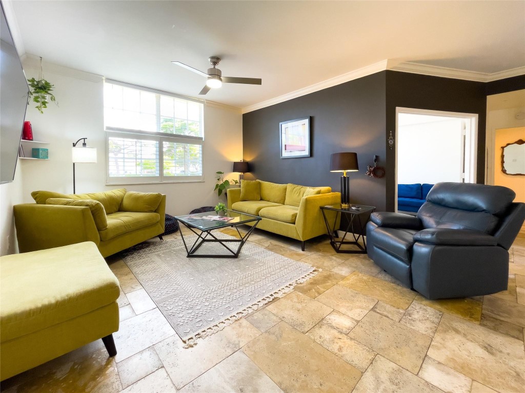 1900 Van Buren St 118B