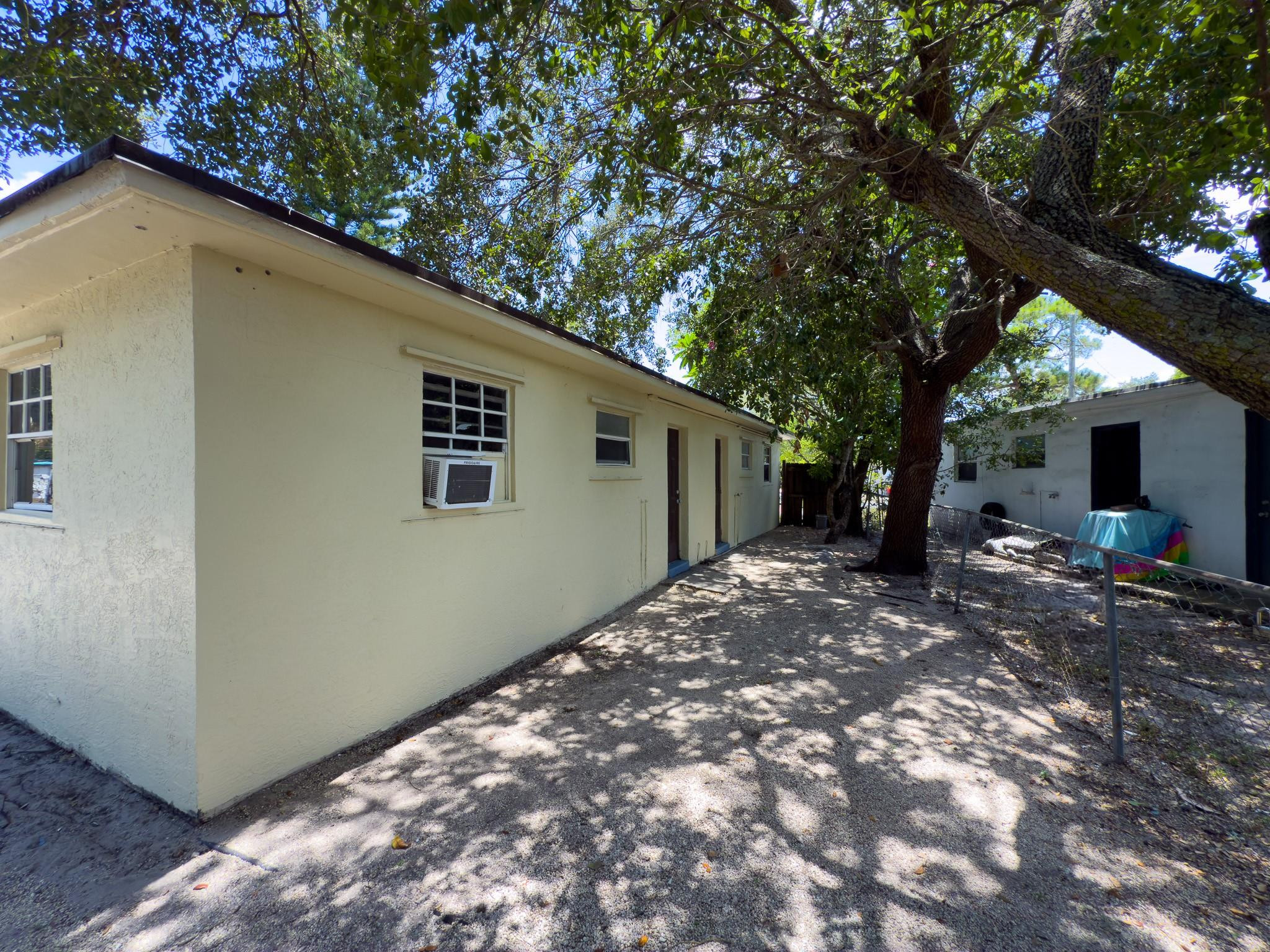 1717 NW 8th Pl 1